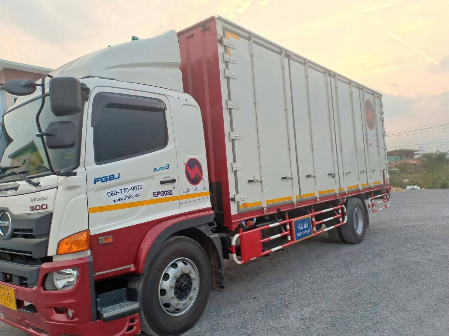 13 - https://ruekdee888-transport.com | ฤกษ์ดี888ทรานสปอร์ต บริการรถรับจ้าง ขนส่งทั้งในกรุงเทพฯ และต่างจังหวัดทั่วไทย เรามีรถหลายประเภทไว้บริการ เช่น รถกระบะคอก, รถกระบะตู้ทึบ, รถ4ล้อใหญ่, รถ6ล้อตู้ทึบ, รถ6ล้อคอก , รถ6ล้อท้ายลิฟต์, รถ10ล้อ, รถเทรลเลอร์, รถพ่วง, รถเฮี๊ยบ