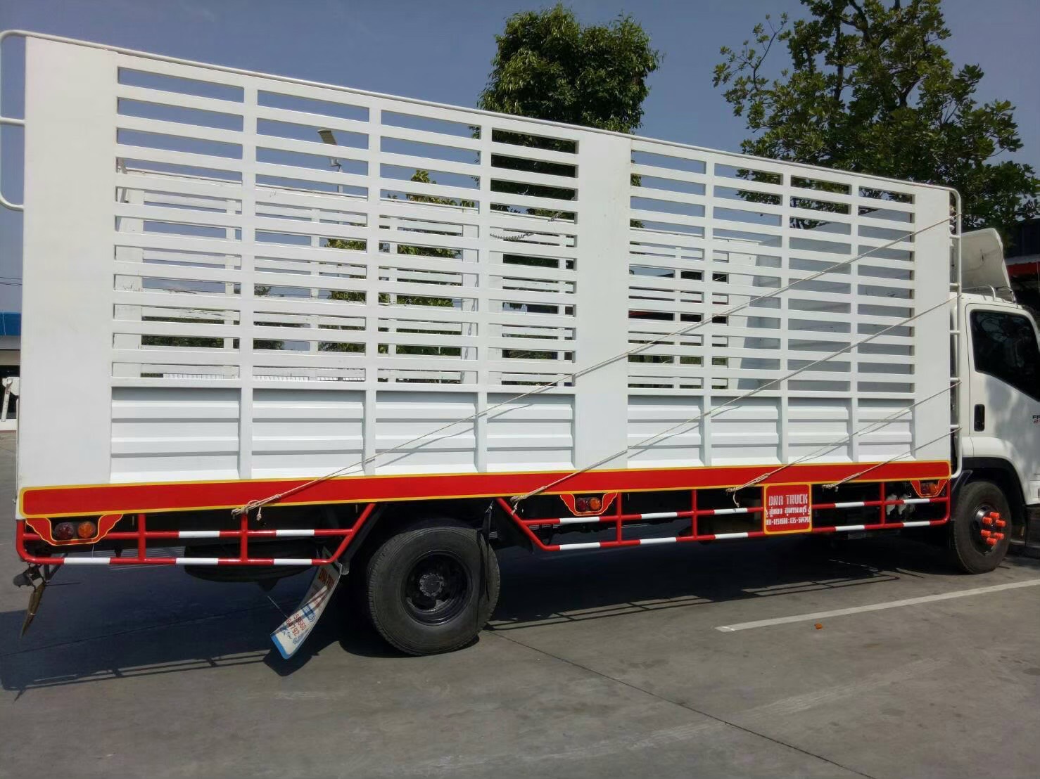 19 - https://ruekdee888-transport.com | ฤกษ์ดี888ทรานสปอร์ต บริการรถรับจ้าง ขนส่งทั้งในกรุงเทพฯ และต่างจังหวัดทั่วไทย เรามีรถหลายประเภทไว้บริการ เช่น รถกระบะคอก, รถกระบะตู้ทึบ, รถ4ล้อใหญ่, รถ6ล้อตู้ทึบ, รถ6ล้อคอก , รถ6ล้อท้ายลิฟต์, รถ10ล้อ, รถเทรลเลอร์, รถพ่วง, รถเฮี๊ยบ