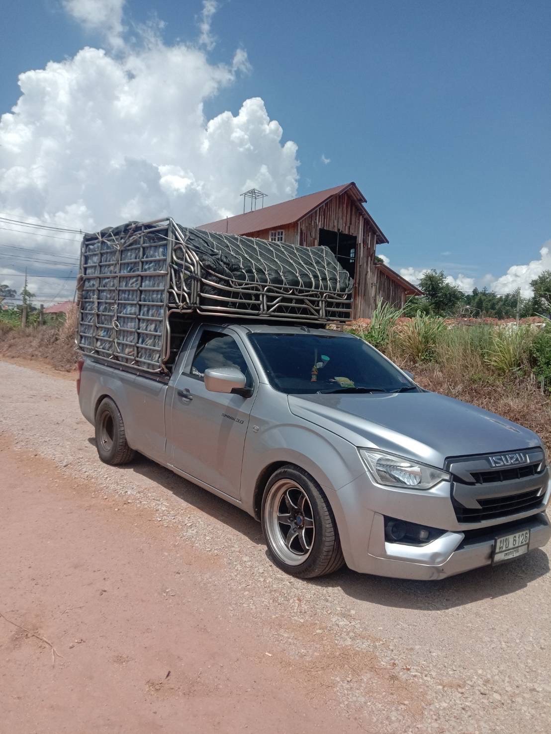 28 - https://ruekdee888-transport.com | ฤกษ์ดี888ทรานสปอร์ต บริการรถรับจ้าง ขนส่งทั้งในกรุงเทพฯ และต่างจังหวัดทั่วไทย เรามีรถหลายประเภทไว้บริการ เช่น รถกระบะคอก, รถกระบะตู้ทึบ, รถ4ล้อใหญ่, รถ6ล้อตู้ทึบ, รถ6ล้อคอก , รถ6ล้อท้ายลิฟต์, รถ10ล้อ, รถเทรลเลอร์, รถพ่วง, รถเฮี๊ยบ