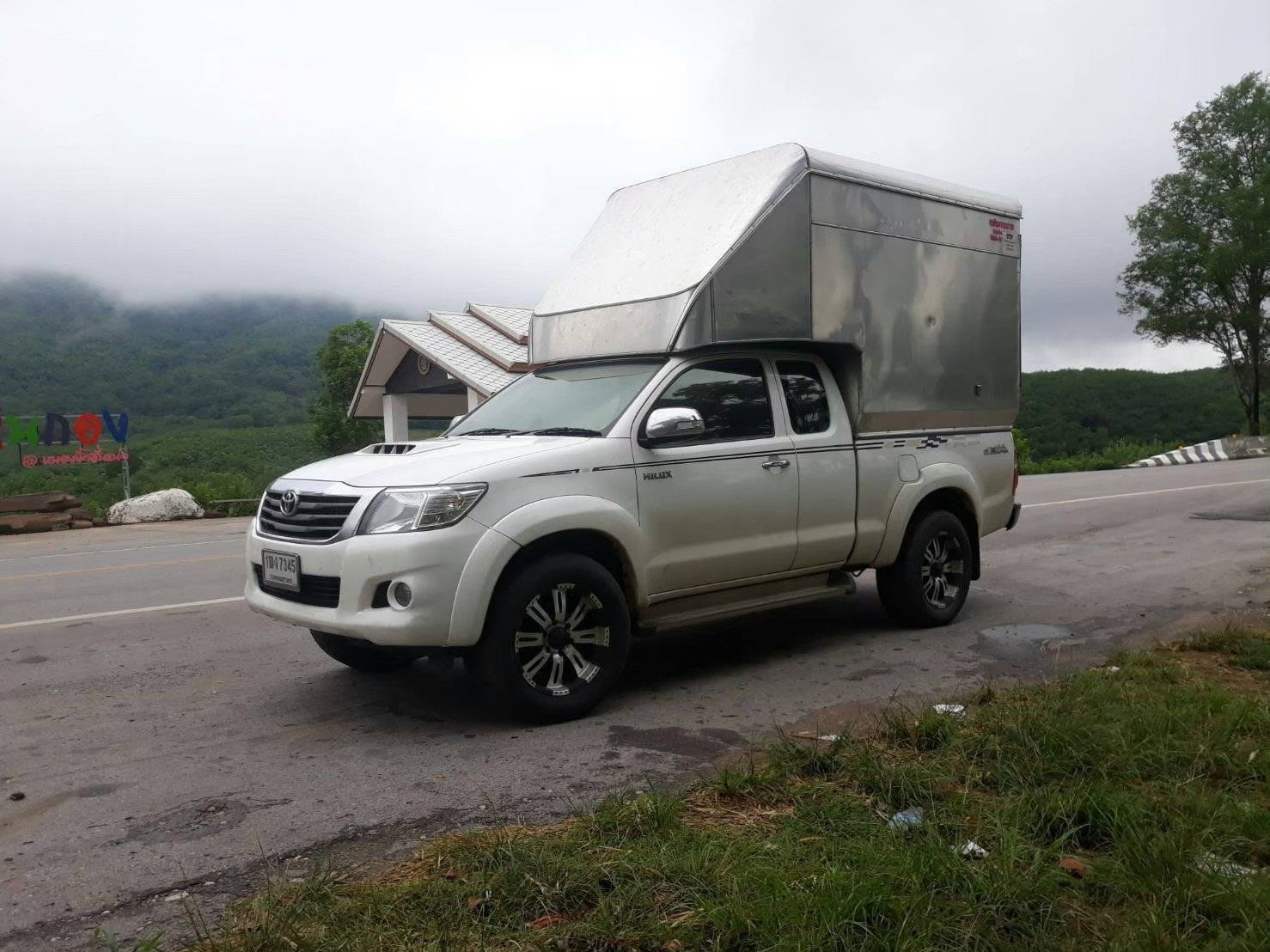 9 - https://ruekdee888-transport.com | ฤกษ์ดี888ทรานสปอร์ต บริการรถรับจ้าง ขนส่งทั้งในกรุงเทพฯ และต่างจังหวัดทั่วไทย เรามีรถหลายประเภทไว้บริการ เช่น รถกระบะคอก, รถกระบะตู้ทึบ, รถ4ล้อใหญ่, รถ6ล้อตู้ทึบ, รถ6ล้อคอก , รถ6ล้อท้ายลิฟต์, รถ10ล้อ, รถเทรลเลอร์, รถพ่วง, รถเฮี๊ยบ