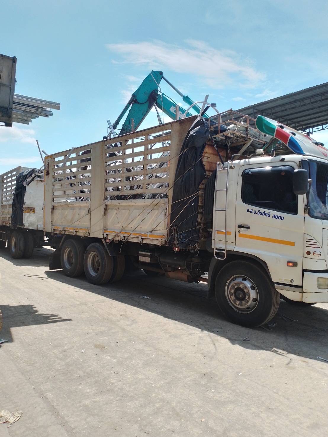 21 - https://ruekdee888-transport.com | ฤกษ์ดี888ทรานสปอร์ต บริการรถรับจ้าง ขนส่งทั้งในกรุงเทพฯ และต่างจังหวัดทั่วไทย เรามีรถหลายประเภทไว้บริการ เช่น รถกระบะคอก, รถกระบะตู้ทึบ, รถ4ล้อใหญ่, รถ6ล้อตู้ทึบ, รถ6ล้อคอก , รถ6ล้อท้ายลิฟต์, รถ10ล้อ, รถเทรลเลอร์, รถพ่วง, รถเฮี๊ยบ