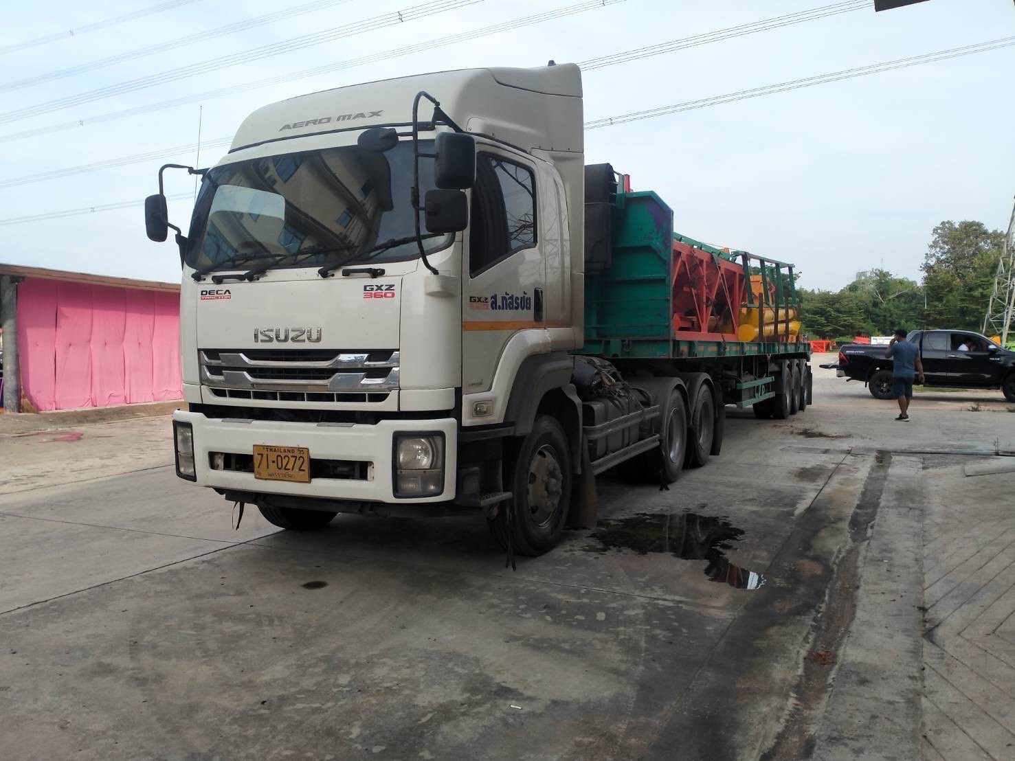 4 - https://ruekdee888-transport.com | ฤกษ์ดี888ทรานสปอร์ต บริการรถรับจ้าง ขนส่งทั้งในกรุงเทพฯ และต่างจังหวัดทั่วไทย เรามีรถหลายประเภทไว้บริการ เช่น รถกระบะคอก, รถกระบะตู้ทึบ, รถ4ล้อใหญ่, รถ6ล้อตู้ทึบ, รถ6ล้อคอก , รถ6ล้อท้ายลิฟต์, รถ10ล้อ, รถเทรลเลอร์, รถพ่วง, รถเฮี๊ยบ